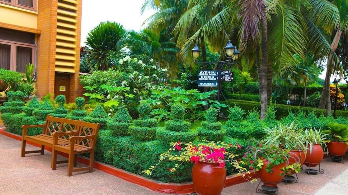 Coconut Grove Regency Hotel