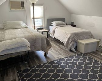 Bellerose Beauty 2bdrm - Queens - Bedroom