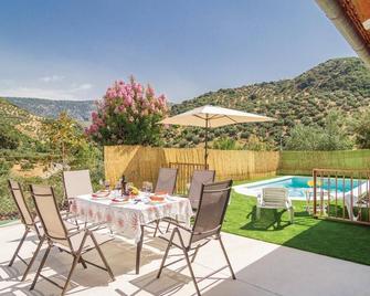 3 Bedroom Gorgeous Home In Rute - Rute - Bazén
