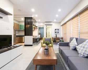 Artemis Place Makati Hotel - Makati - Living room