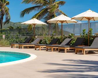 Residence Alamanda - Baie-Orientale - Pool