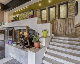 Hotel Lirak - Tetovo - Recepción