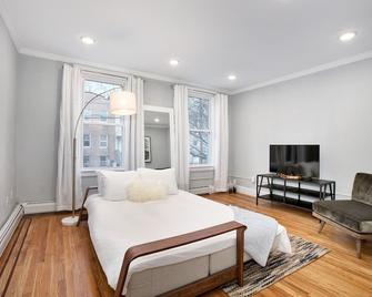 Twincity 2 Br/1 Ba Apt - Minutes To Nyc! (2) - Jersey City - Bedroom