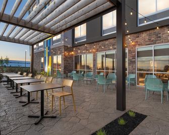 Tru by Hilton Burlington - Westampton - Edificio