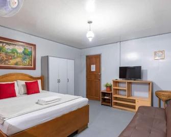 Slouch Hat Hotel and Restaurant - Manila - Bedroom