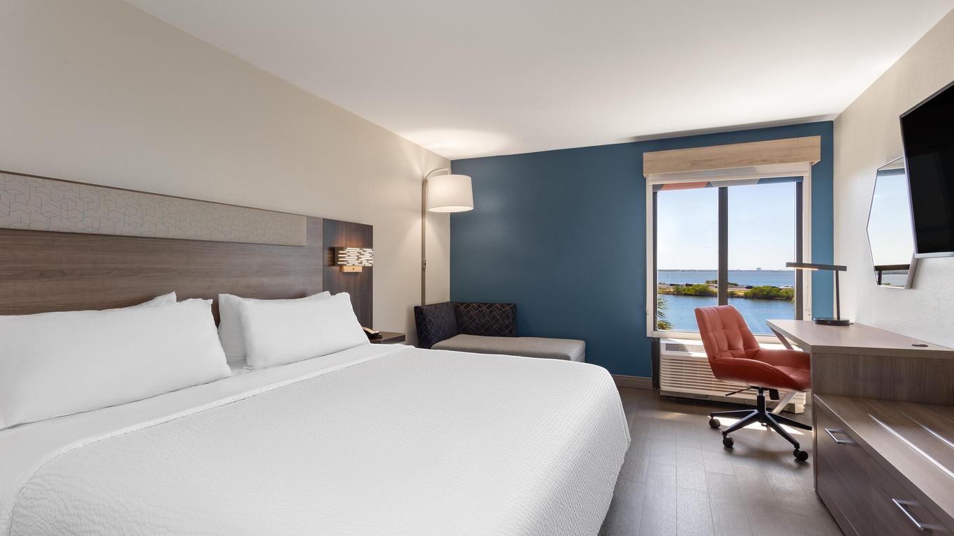 Holiday Inn Express & Suites Tampa Airport By IHG