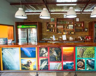 Jollyboys Backpackers - Livingstone - Bar