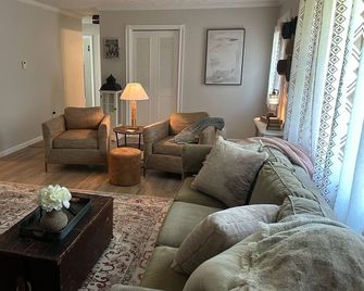 Remodeled 3-bedroom, 1 bathroom house in Massena - Massena - Wohnzimmer