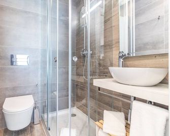 Avenue 41 Guest House - Faro - Bad