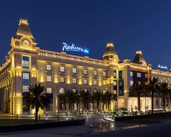 Radisson Blu Hotel, Ajman - Ajman - Bygning