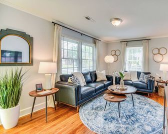 Elizabeth City Abode w/ Fenced Yard, Near Downtown - Elizabeth City - Wohnzimmer