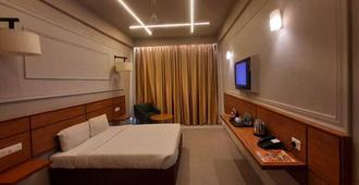 Max Hotels Prayagraj - Prayagraj - Bedroom