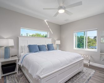 Beautiful New Build Private Pool Home On The North End Of Fort Myers Beach! Home - Fort Myers Beach - Спальня