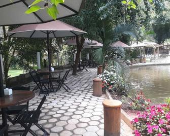 Pousada Recanto do Pico - סנטו אנטוניו דו פיניאל - פטיו