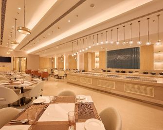 Skywings Sarovar Portico Mathura - Mathura - Restaurant