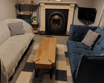 Amy's Place Charming 3 Bed House Donegal - Donegal - Living room