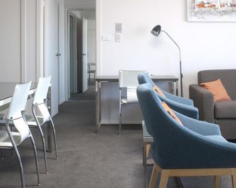 Abode Tuggeranong - Canberra - Dining room