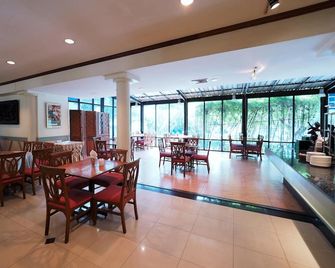 River Kwai Hotel - קאנצ'אנאבורי - מסעדה