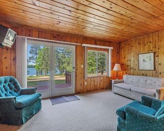 Cabin #7 Long Lake 2br 1ba Timberlane Resort - Park Rapids - Wohnzimmer