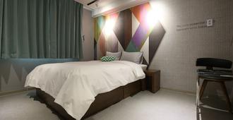 Blanc Hotel Cheongju - Cheongju - Bedroom