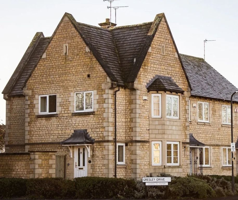 Meadow View - Stamford - Budova