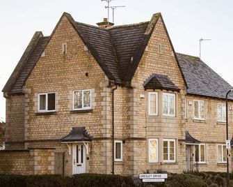 Meadow View - Stamford - Budova