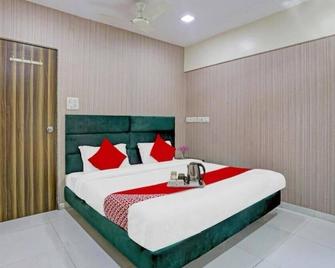 Lokhandwala Residency by Glitz Hotel - Mumbai - Bedroom