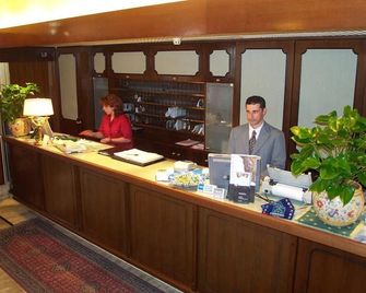 Hotel Milano - Triest - Rezeption