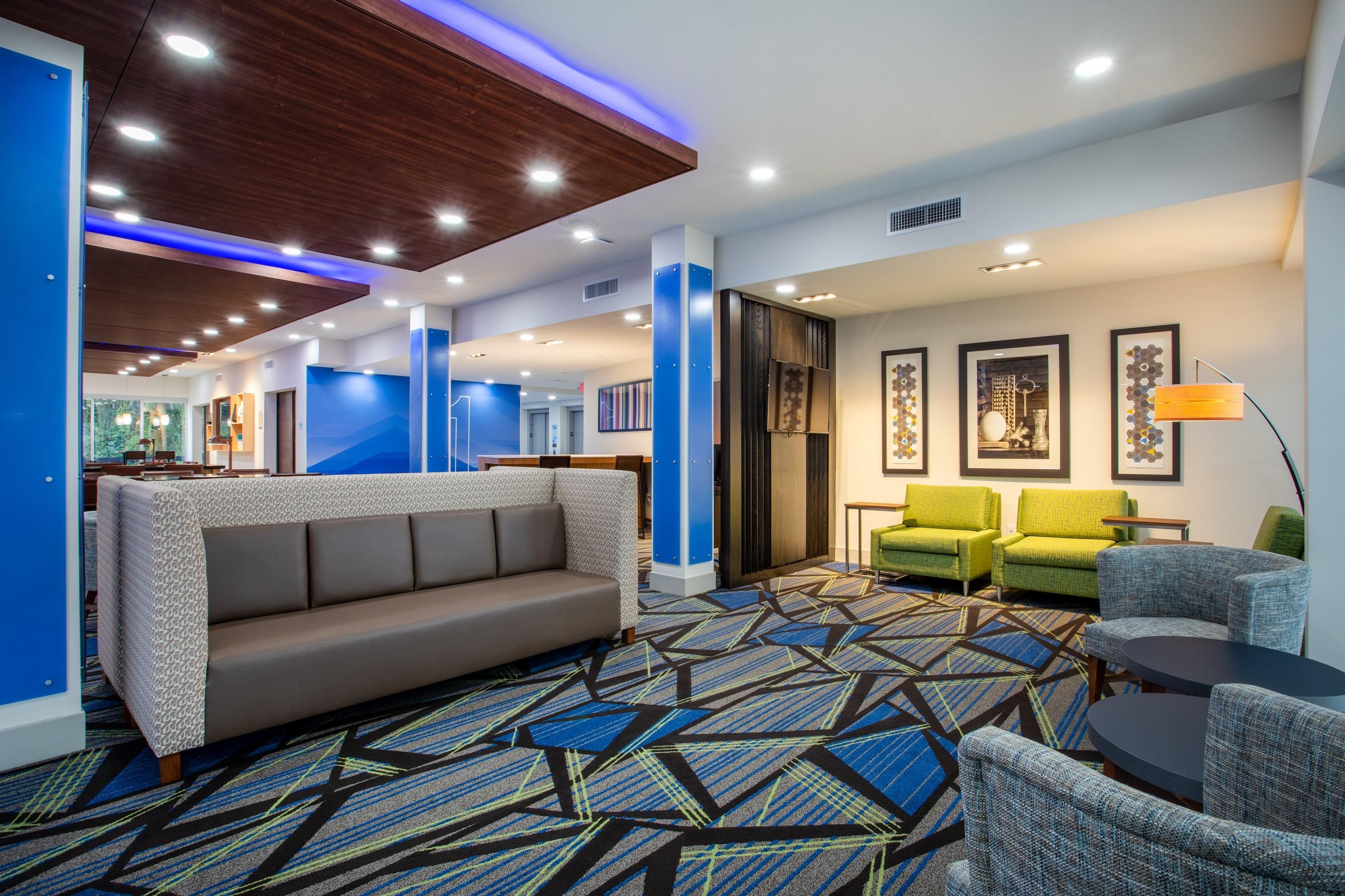 Holiday Inn Express & Suites Deland South By IHG - DeLand - Gebäude