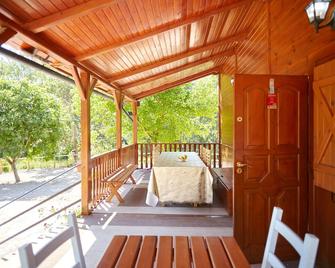 Casa de madera El Vado - Villanueva del Arzobispo - Balcón