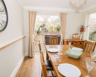 Heath Cottage - Stratford-upon-Avon - Dining room