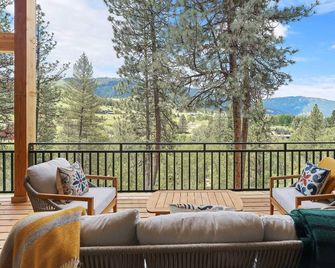Charming 3-bedroom Mountain Home in Garden Valley-The Potato Shed - Garden Valley - Balcony