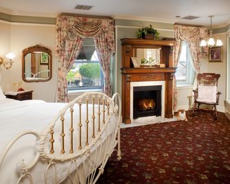 Dorymans Oceanfront Inn - Newport Beach