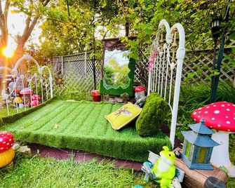 Schaumburg Paradise Oasis with a secret garden and private Pool - Schaumburg