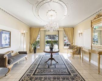 Canterbury International Hotel - Forest Hill - Lobby