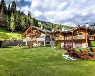 Alpine Mountain Chalet - San Vigilio di Marebbe - Edificio