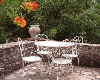 46 - 4 People Rent House In Lot - Brengues - Patio
