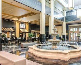 Mountaineer Casino Racetrack & Resort - New Cumberland - Lobby