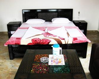 Bhandari Swiss Cottage - Rishikesh - Bedroom