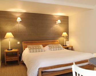 Hotel Des Falaises - Deauville - Bedroom