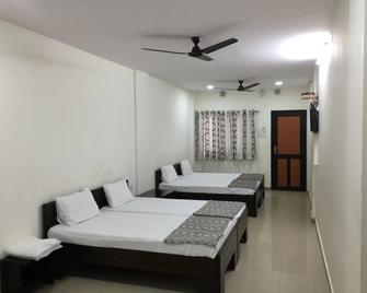 Vrp Guest House - Bhuj - Habitación