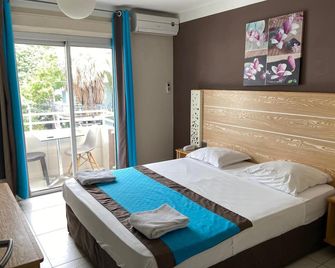 هوتل سيليكت - سانت دينيس - غرفة نوم