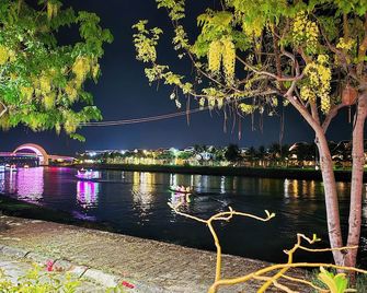 Riverside White House Villa - Hoi An - Vista esterna