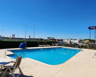 Motel 6 Houston - Nasa - Webster - Piscine