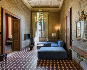 Room Of Andrea Hotel - Trapani - Wohnzimmer