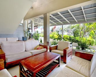 Gazelle International Hotel - Kokopo - סלון