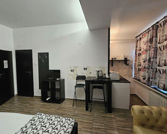 Central Class Bucharest - Bucharest - Kitchen