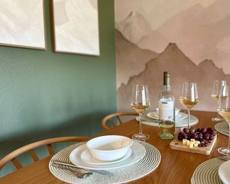 Prime location Yosemite Adventure by Casa Oso - Oakhurst - Ruokailuhuone
