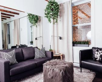 leQube Apartments - Montreal - Living room