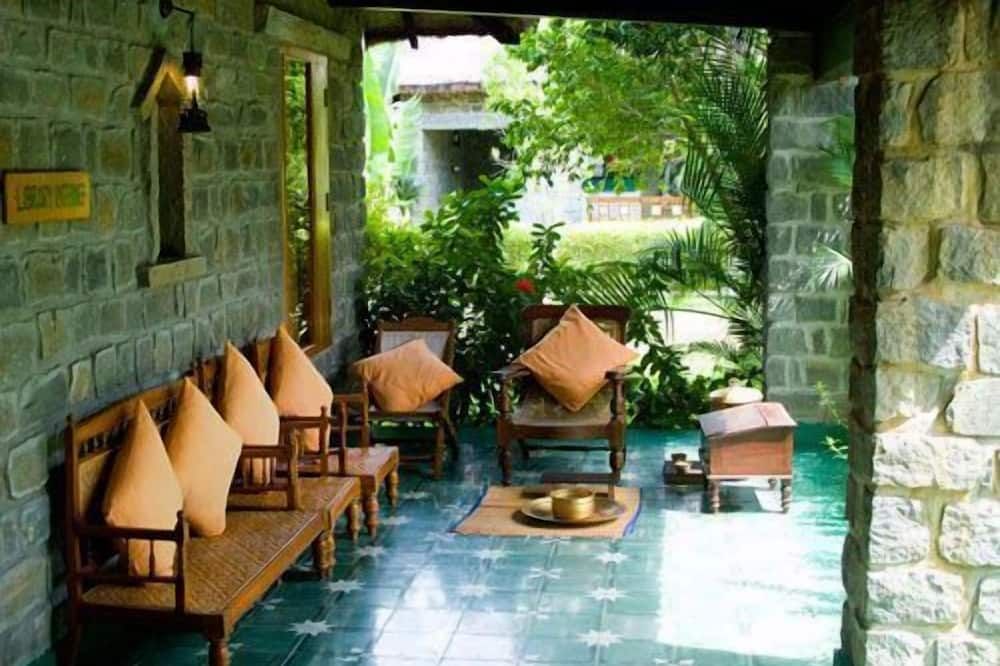 Halez Sparsa Thiruvannamalai - Tiruvannāmalai - Patio